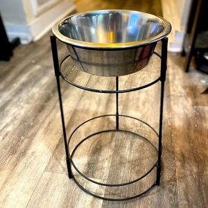 Single Elevated Feeder. 14” High - bowls included!